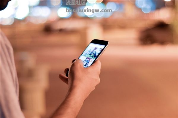 【玩机资讯】微信、支付宝等第三方平台话费最低50元起充：运营商渠道仍支持自定义充值